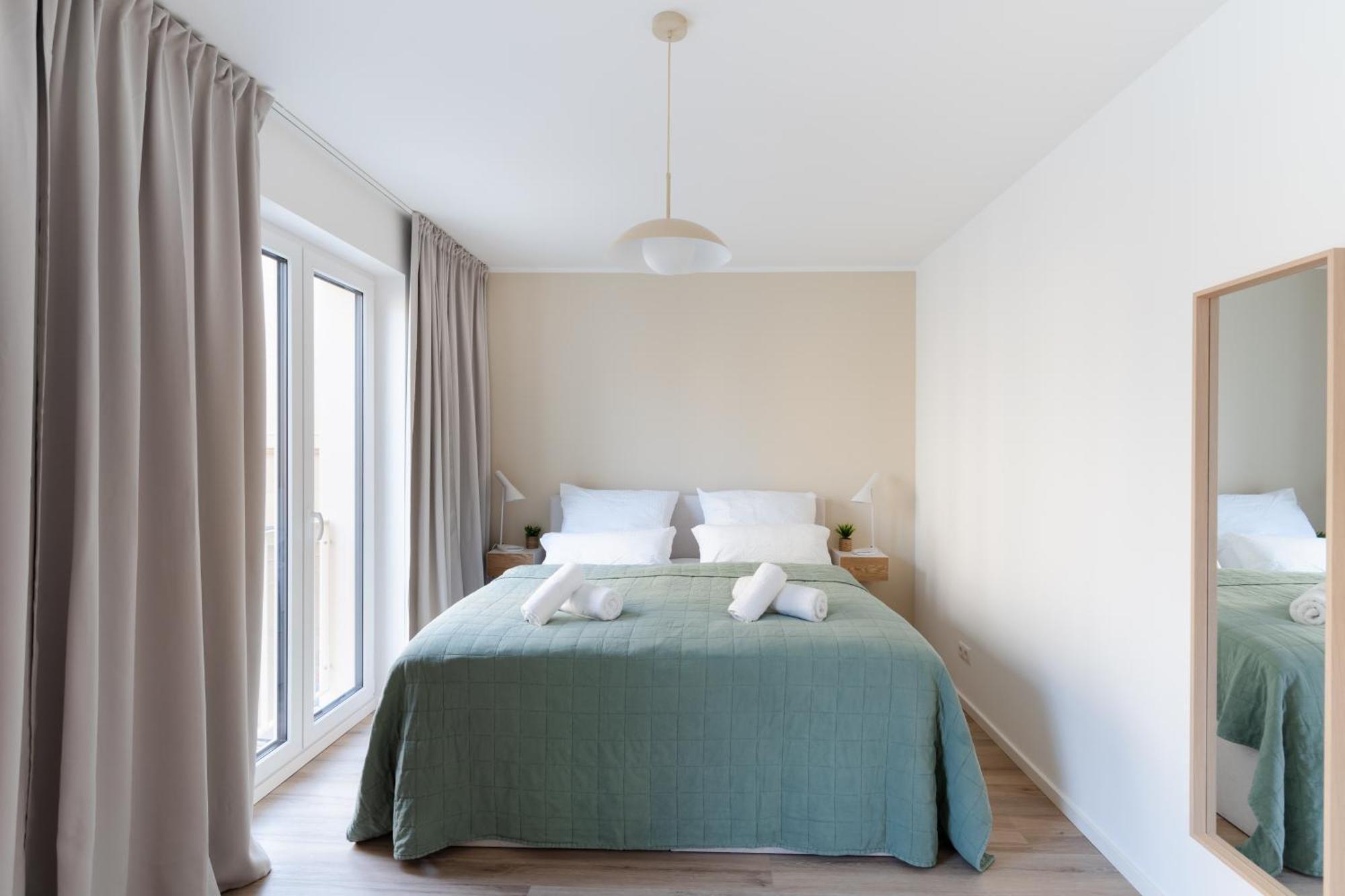Premium-apartment Mit Balkon - Perfekt Fuer Familien, Gruppen Und Geschaeftsreisende - Zaya *