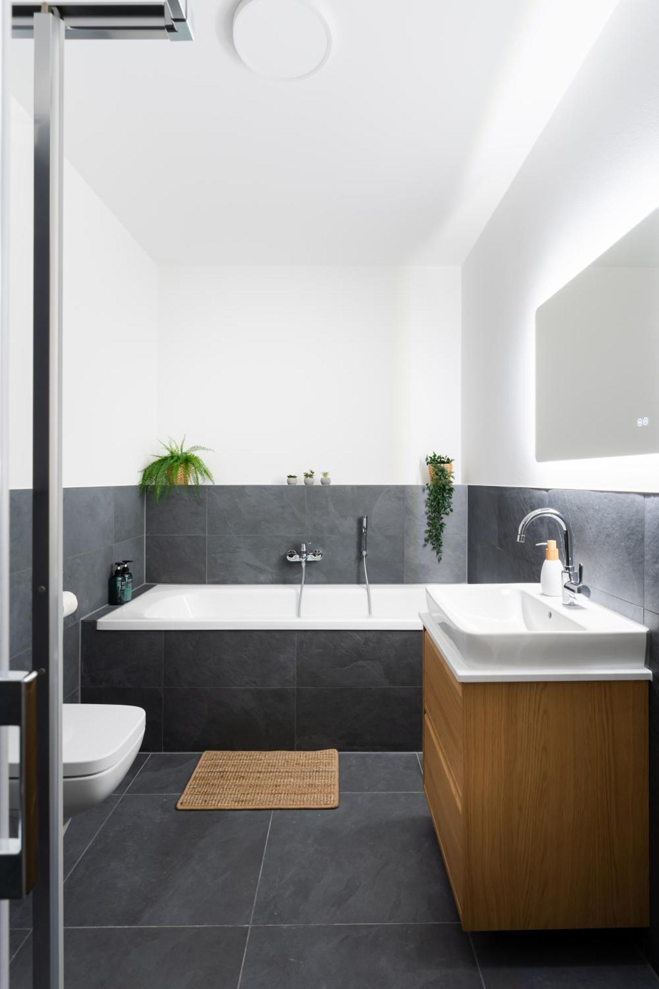 Premium-apartment Mit Balkon - Perfekt Fuer Familien, Gruppen Und Geschaeftsreisende - Zaya Apartment Leipzig
