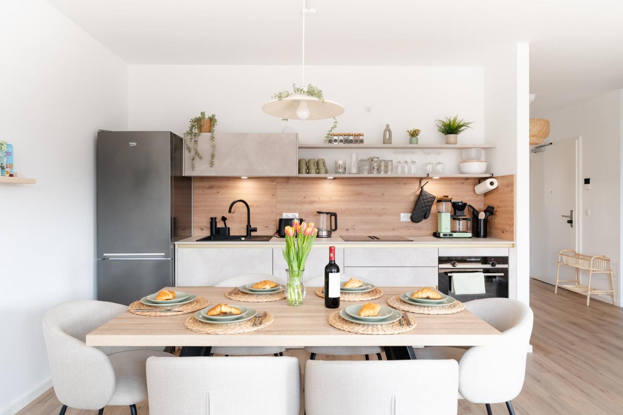 Apartment Premium-apartment Mit Balkon - Perfekt Fuer Familien, Gruppen Und Geschaeftsreisende - Zaya *