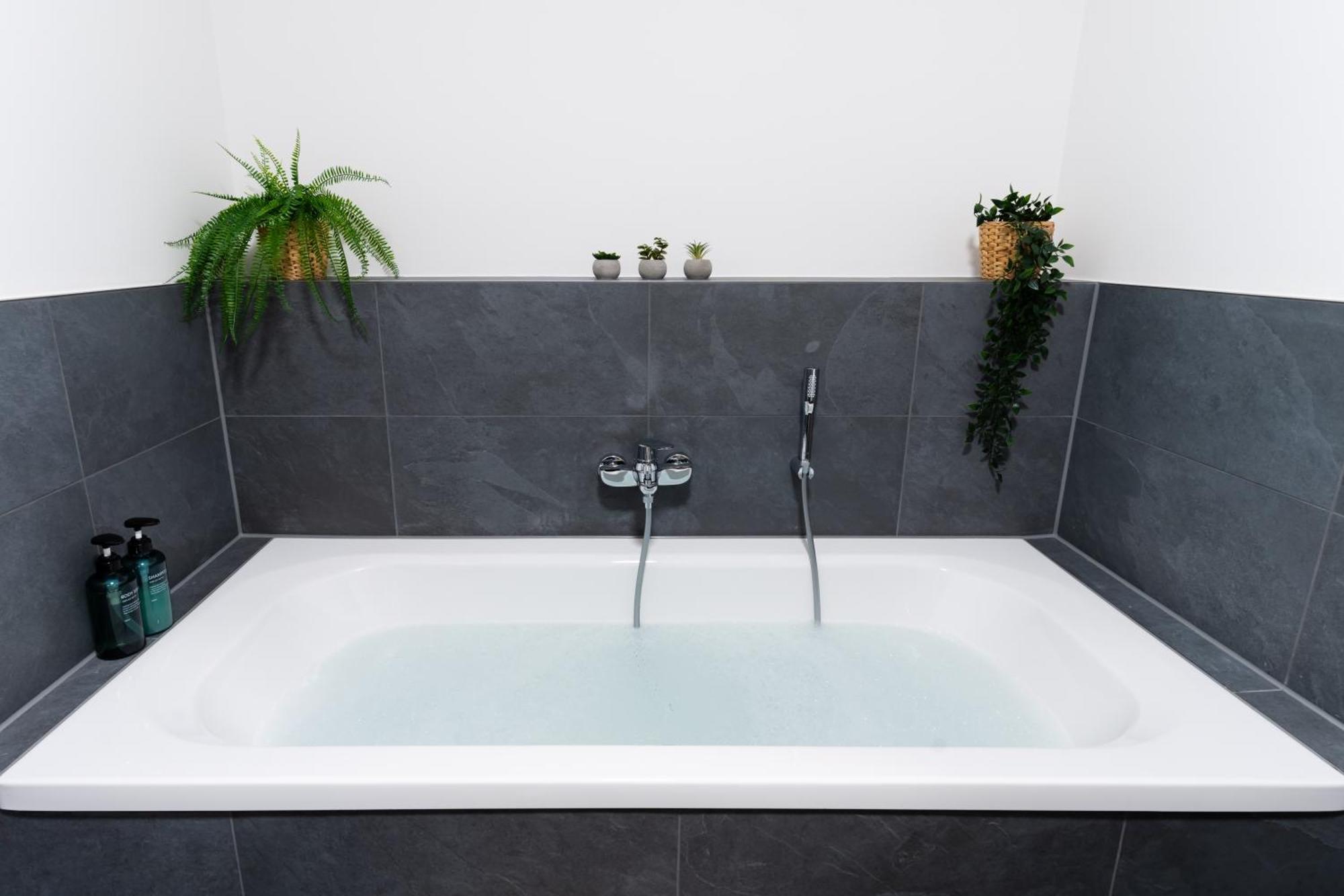Premium-apartment Mit Balkon - Perfekt Fuer Familien, Gruppen Und Geschaeftsreisende - Zaya * Leipzig