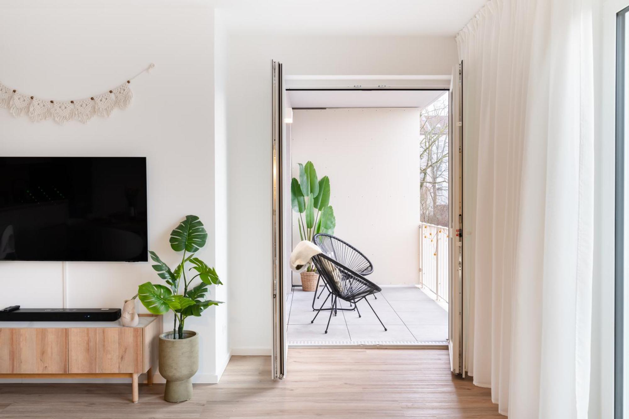Premium-apartment Mit Balkon - Perfekt Fuer Familien, Gruppen Und Geschaeftsreisende - Zaya