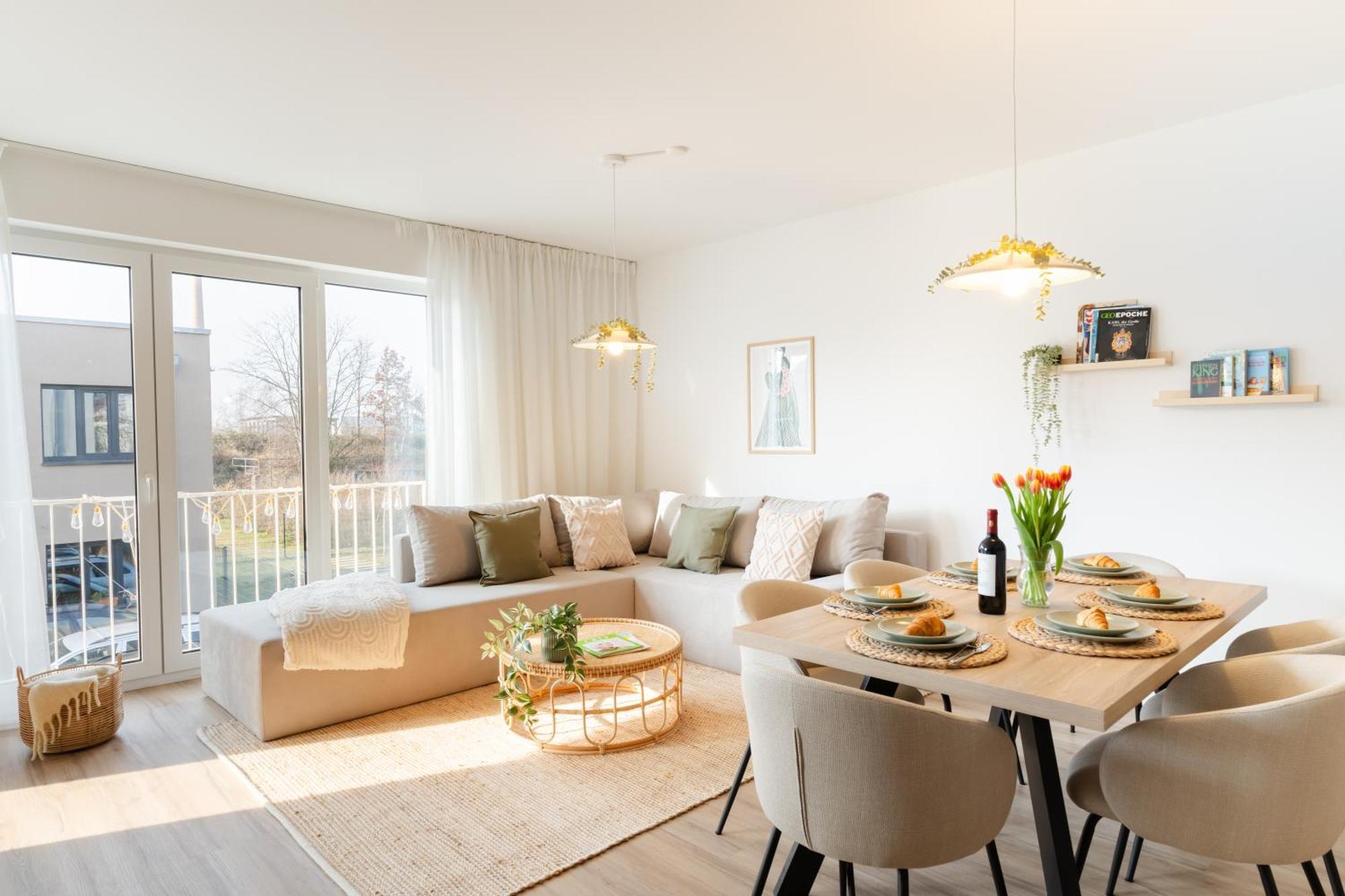 Premium-apartment Mit Balkon - Perfekt Fuer Familien, Gruppen Und Geschaeftsreisende - Zaya *