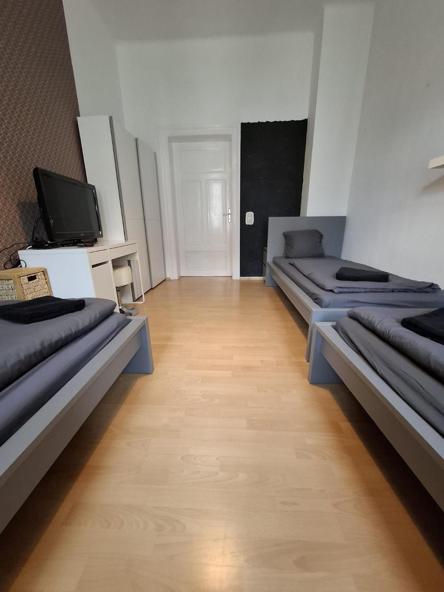 Altbau-schmuckstueck An Der Karli Mit Riesigem Balkon Appartement