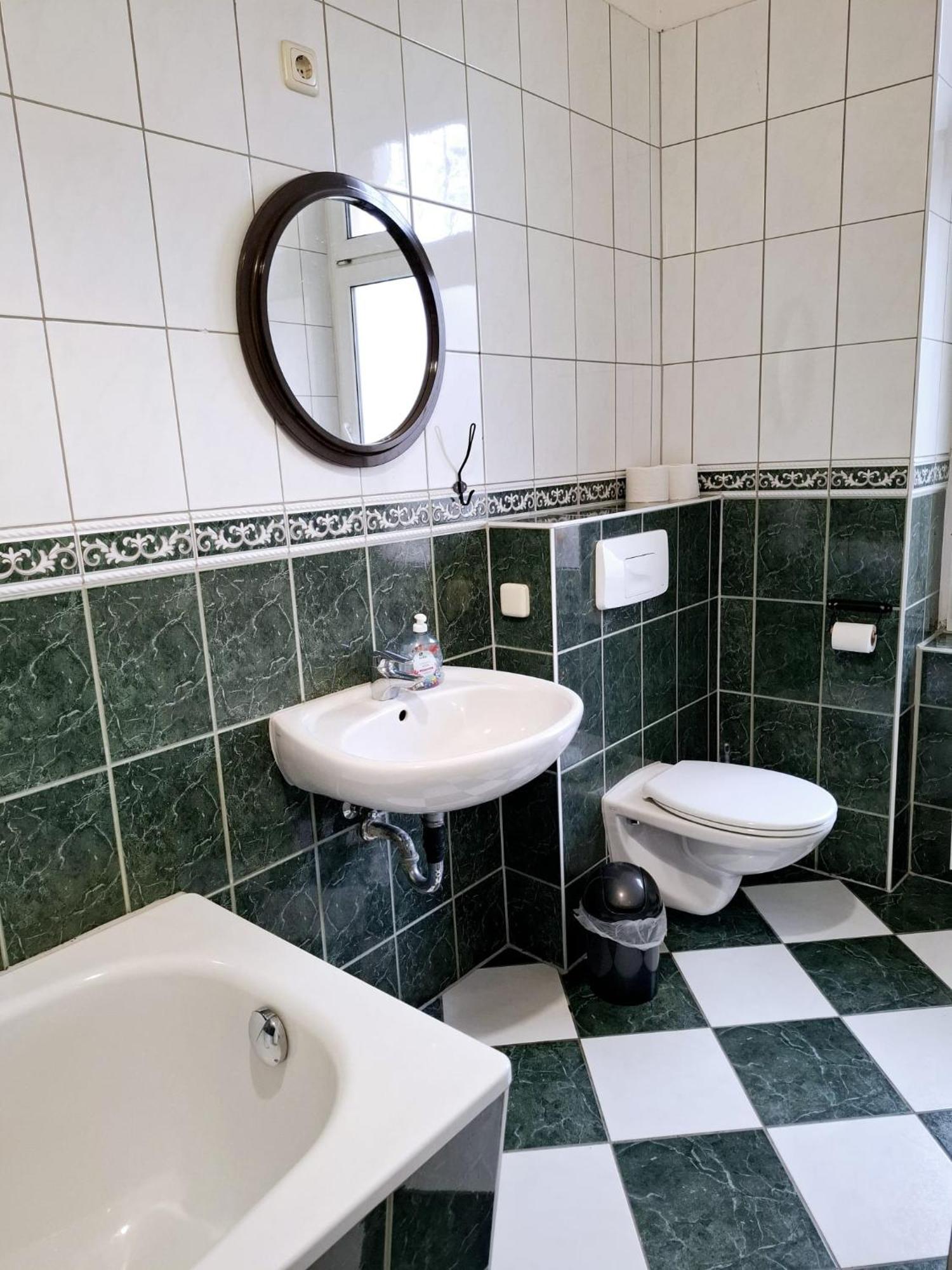 Altbau-schmuckstueck An Der Karli Mit Riesigem Balkon Appartement Leipzig