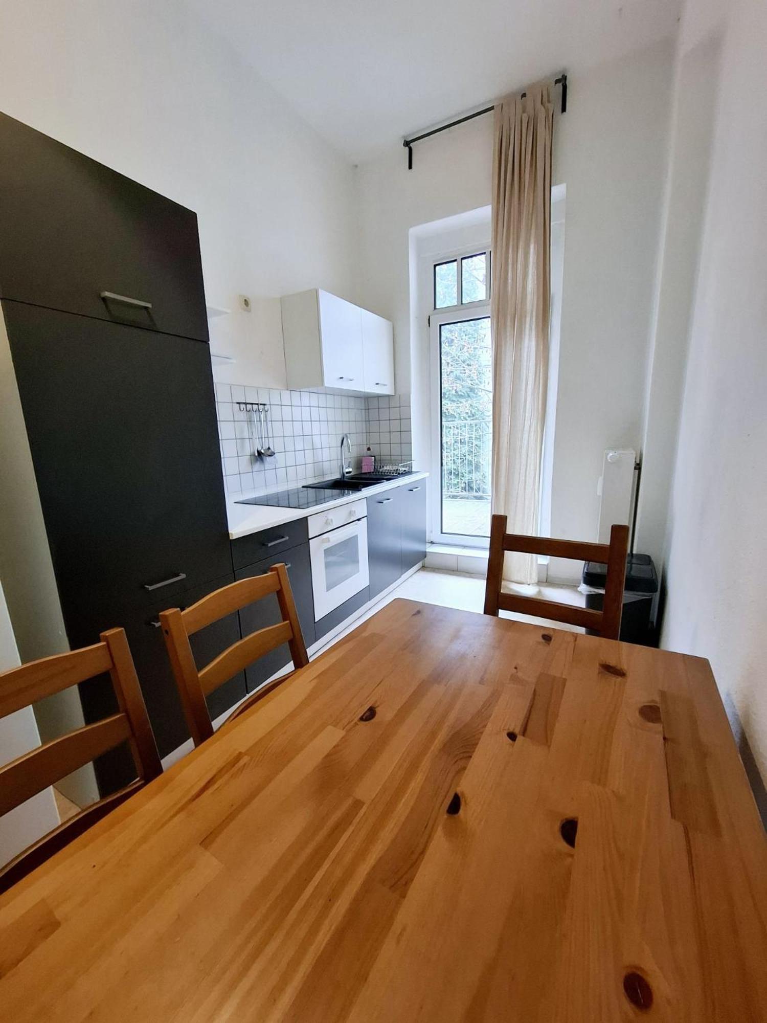 Altbau-schmuckstueck An Der Karli Mit Riesigem Balkon Appartement