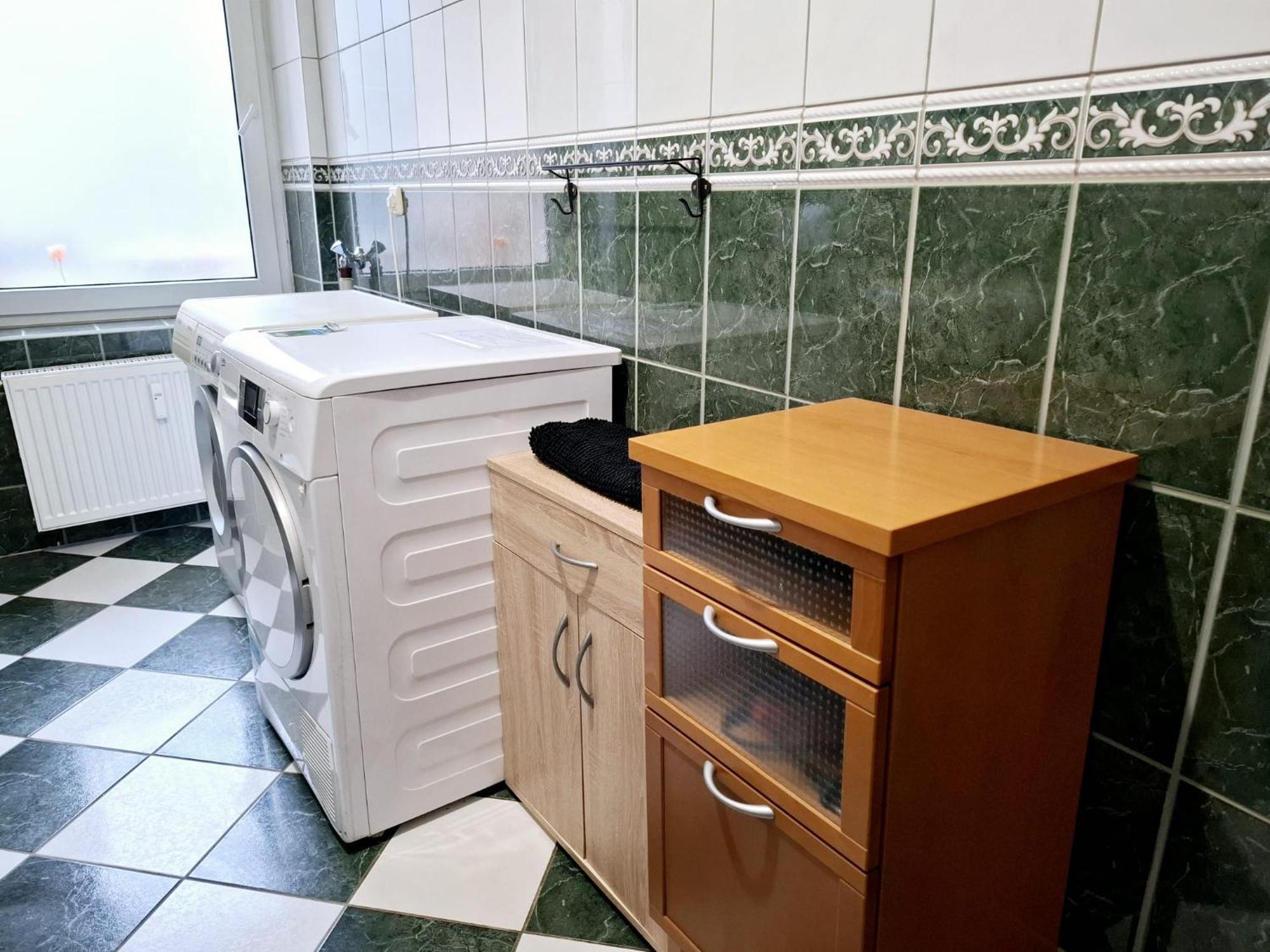 Altbau-schmuckstueck An Der Karli Mit Riesigem Balkon Appartement Leipzig