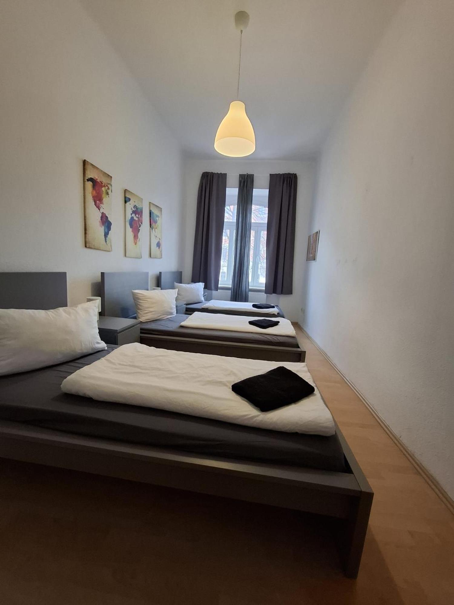 Altbau-schmuckstueck An Der Karli Mit Riesigem Balkon Appartement *
