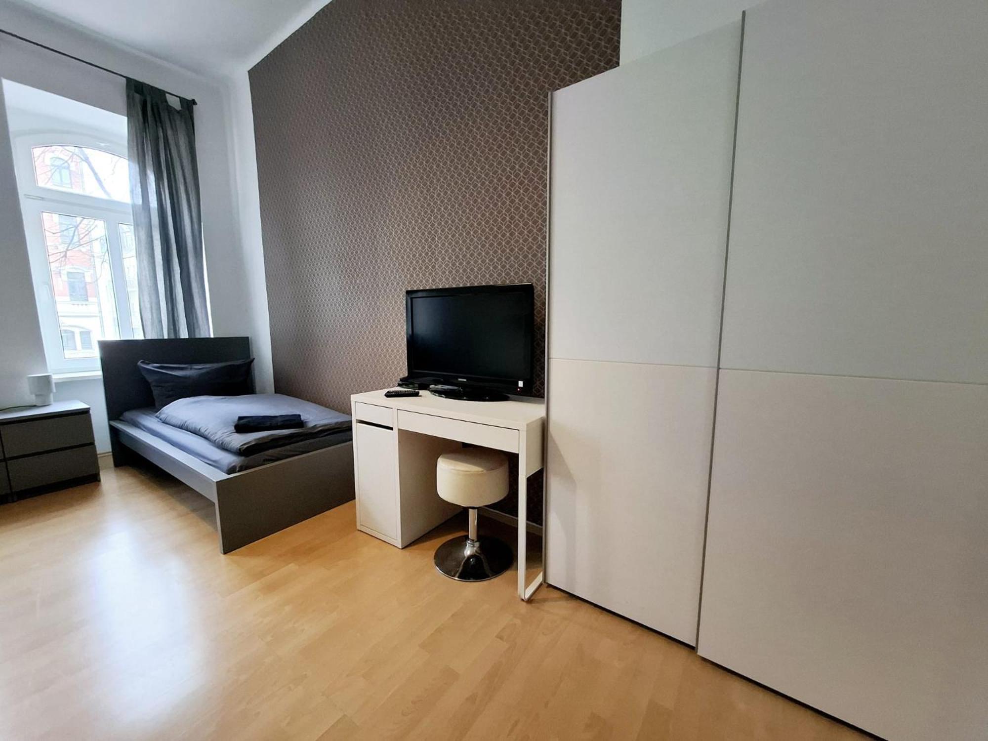 Altbau-schmuckstueck An Der Karli Mit Riesigem Balkon Appartement Leipzig