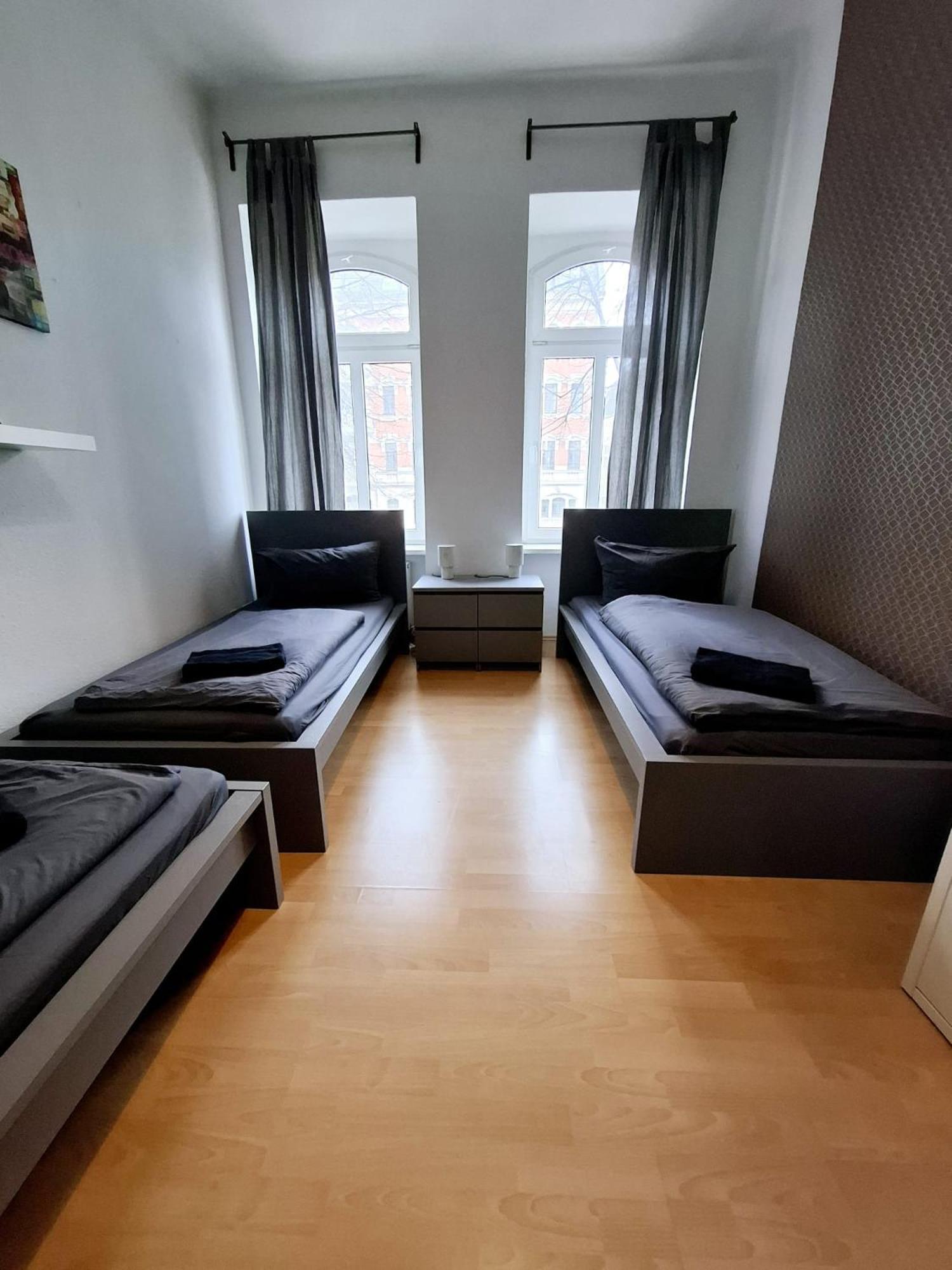 Altbau-schmuckstueck An Der Karli Mit Riesigem Balkon Leipzig