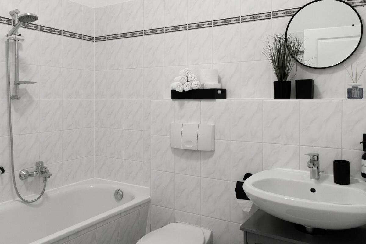Deluxe With Balcony Near Stadium & Appartement