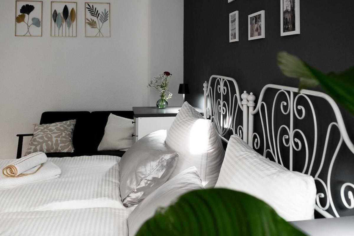 Apartment Deluxe With Balcony Near Stadium & *