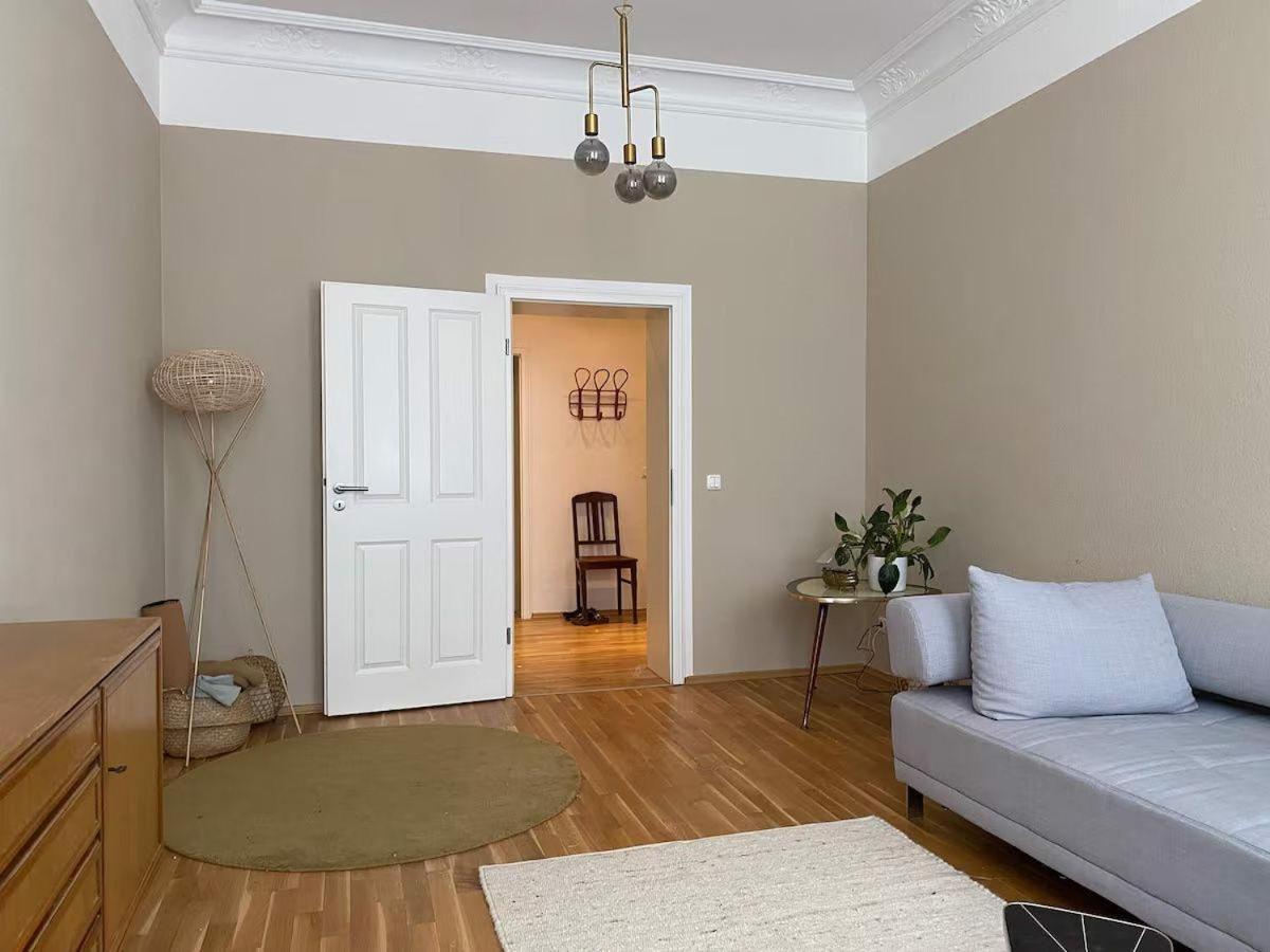 3-Zi-Wohnung-Fuer-5-Pers-Balkon-Hunde-Willkommen Leipzig
