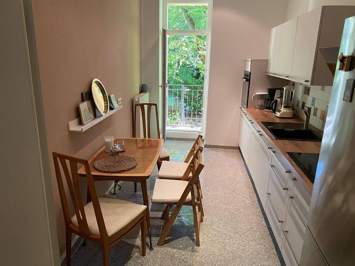 Apartment 3-Zi-Wohnung-Fuer-5-Pers-Balkon-Hunde-Willkommen