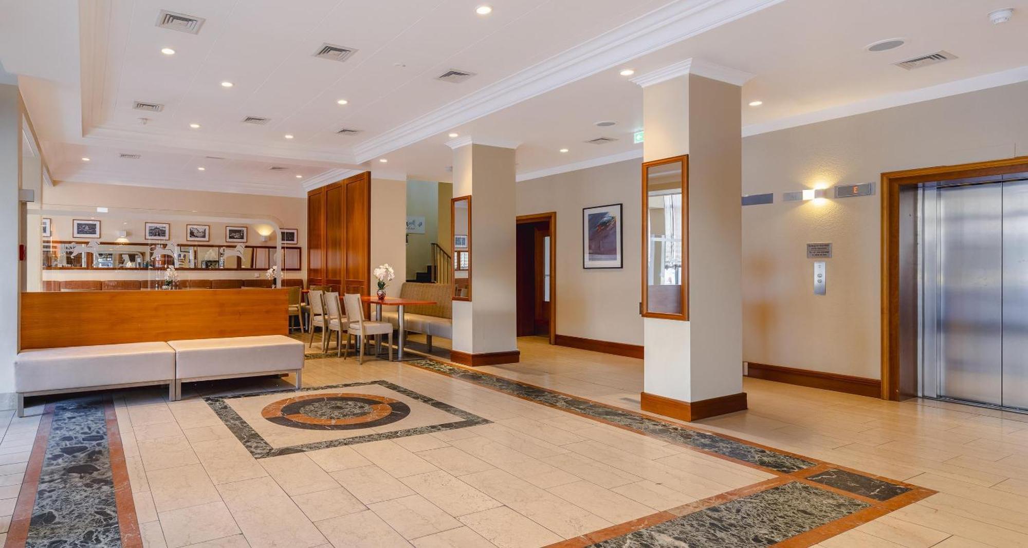 Western Centre Hotel 4*