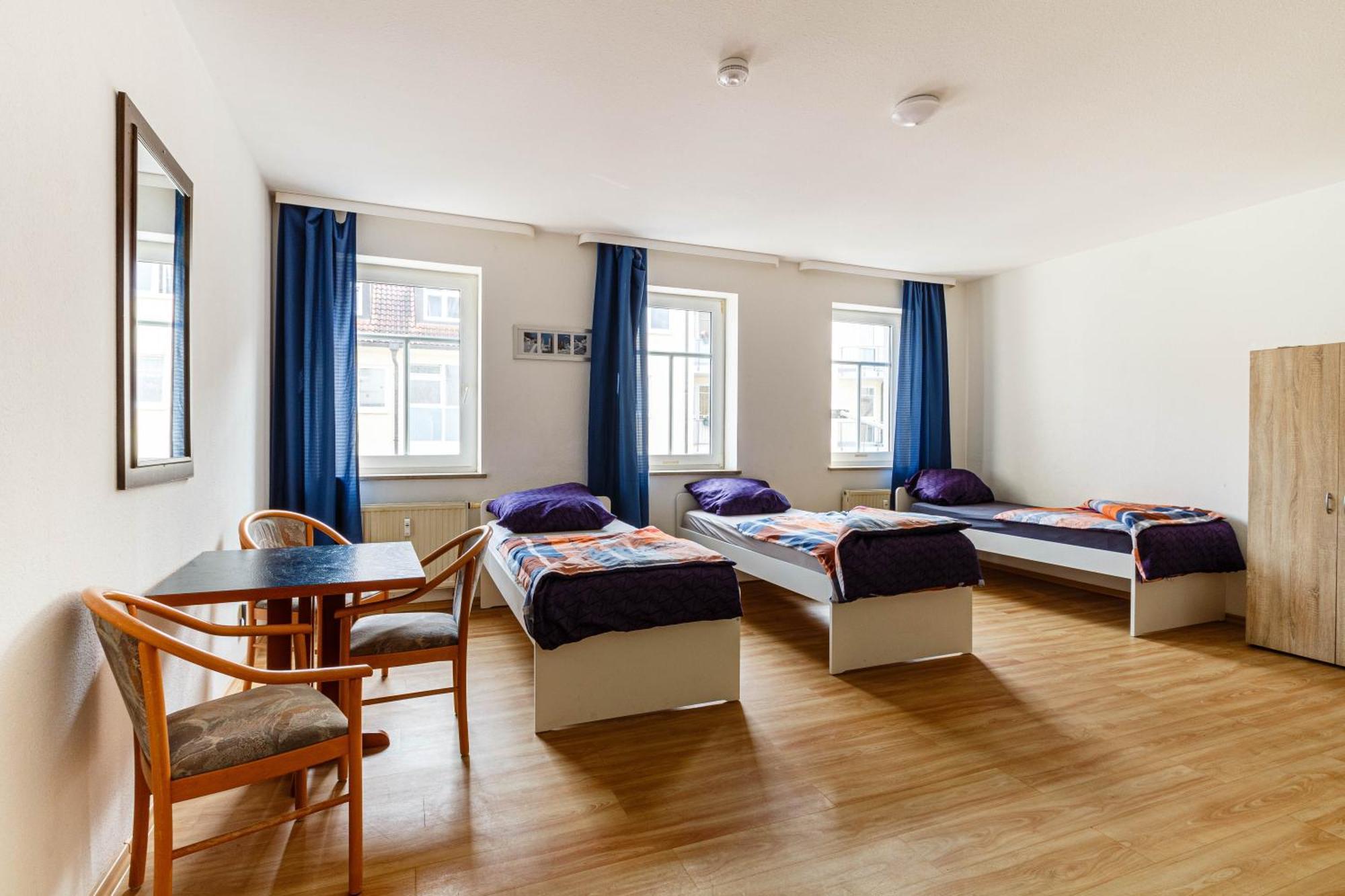 Preiswert & Vollmoebliert Fuer Handwerker Und Monteure De, Pl, Eng * Leipzig