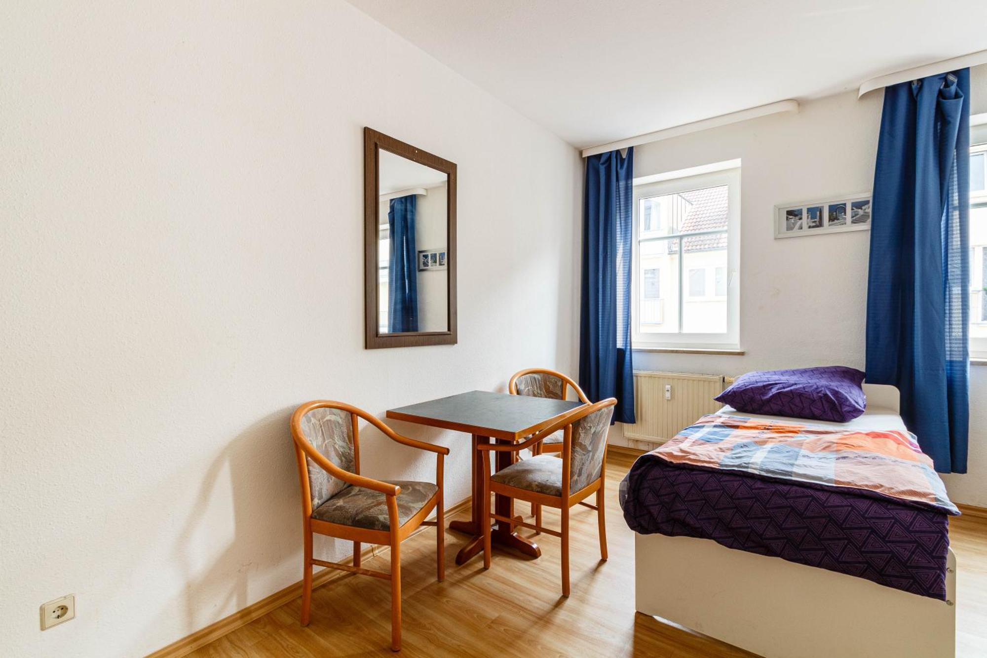 Preiswert & Vollmoebliert Fuer Handwerker Und Monteure De, Pl, Eng Apartment *