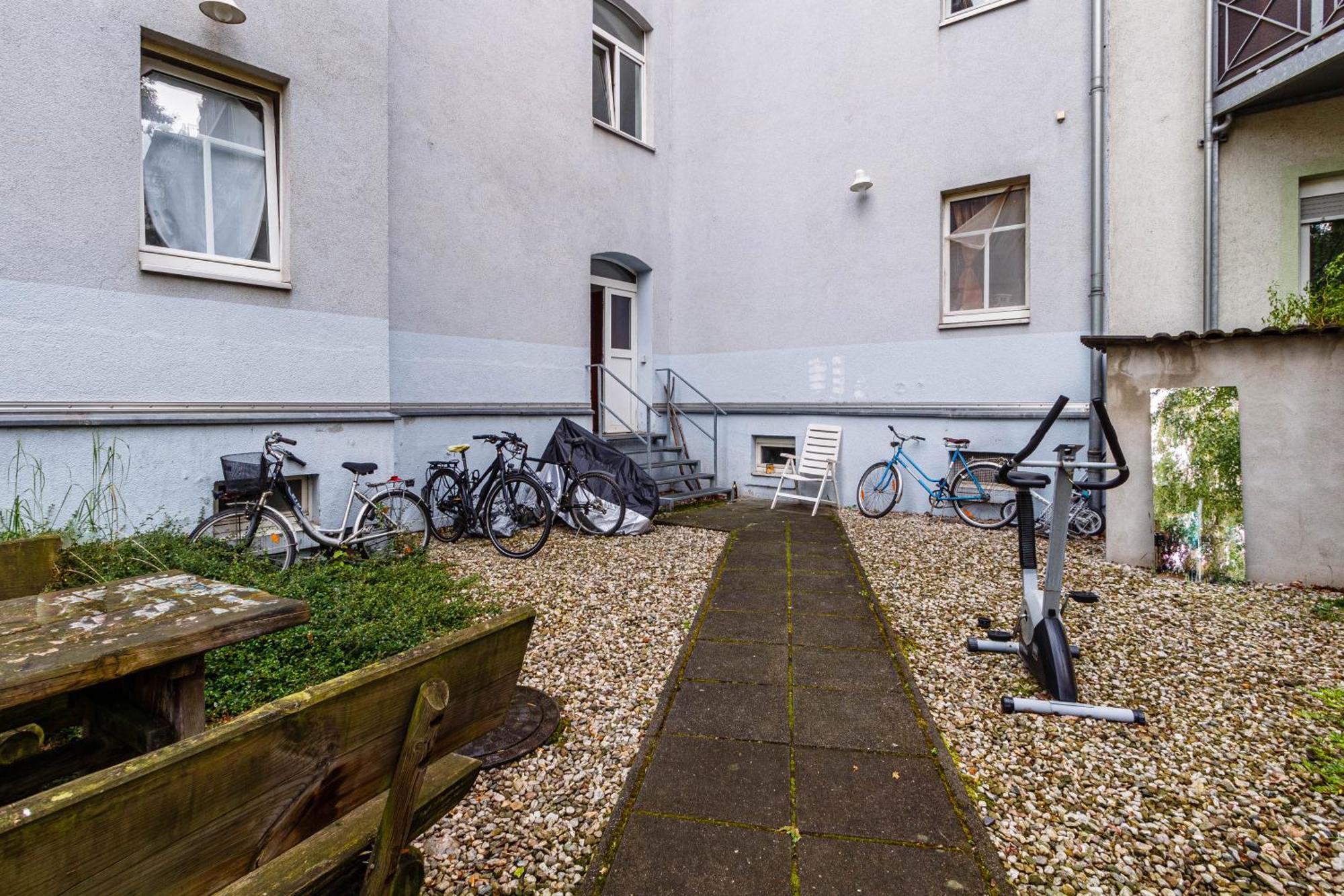 Preiswert & Vollmoebliert Fuer Handwerker Und Monteure De, Pl, Eng *
