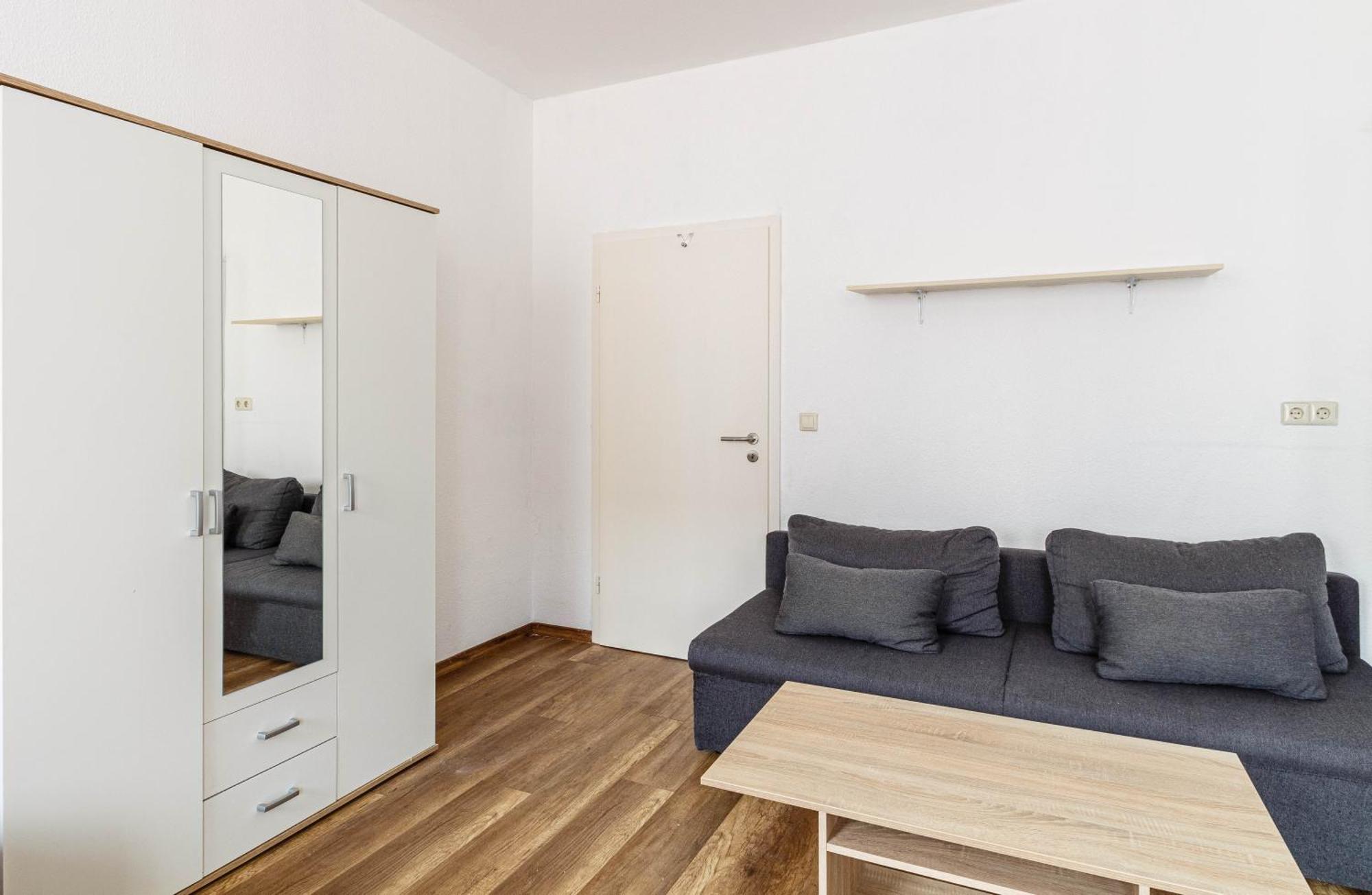 Preiswert & Vollmoebliert Fuer Handwerker Und Monteure De, Pl, Eng Apartment *