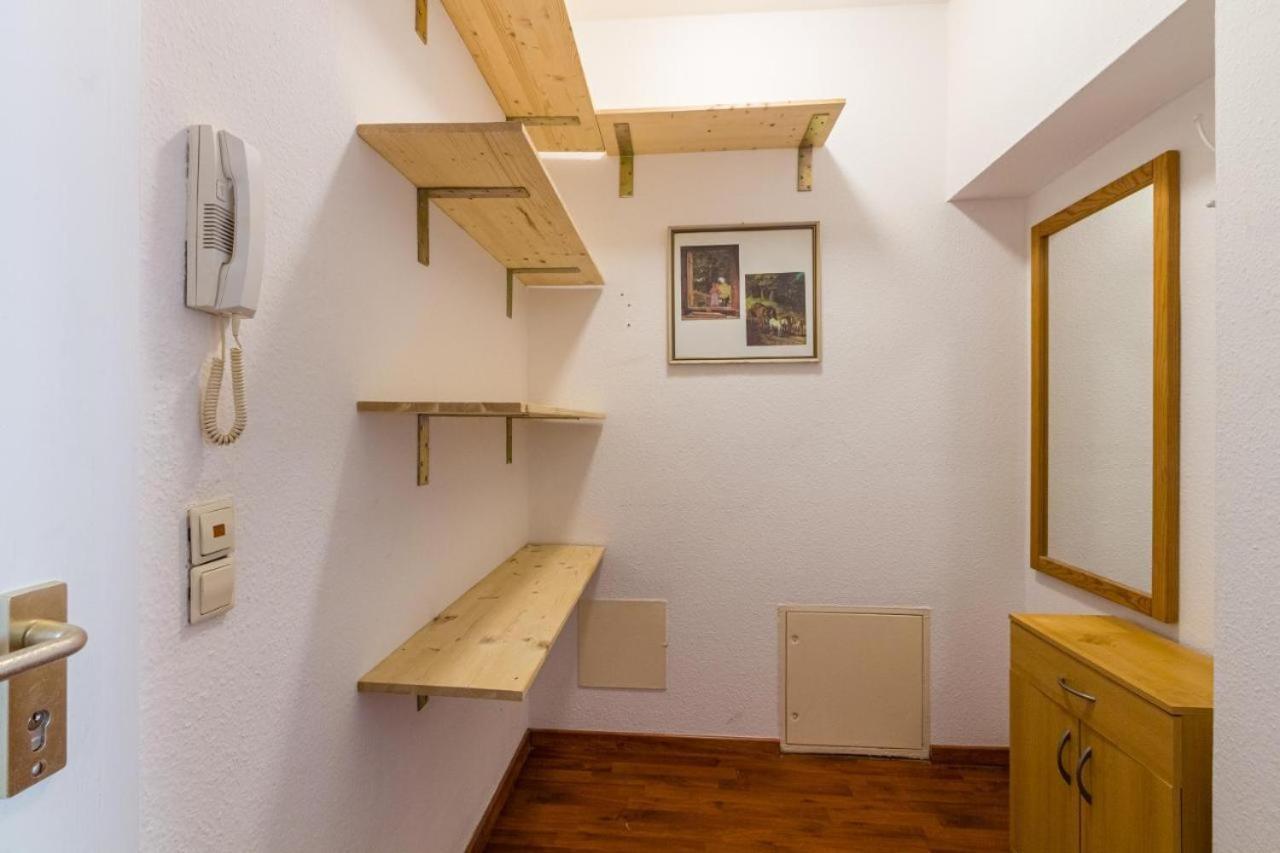 Preiswert & Vollmoebliert Fuer Handwerker Und Monteure De, Pl, Eng Apartment