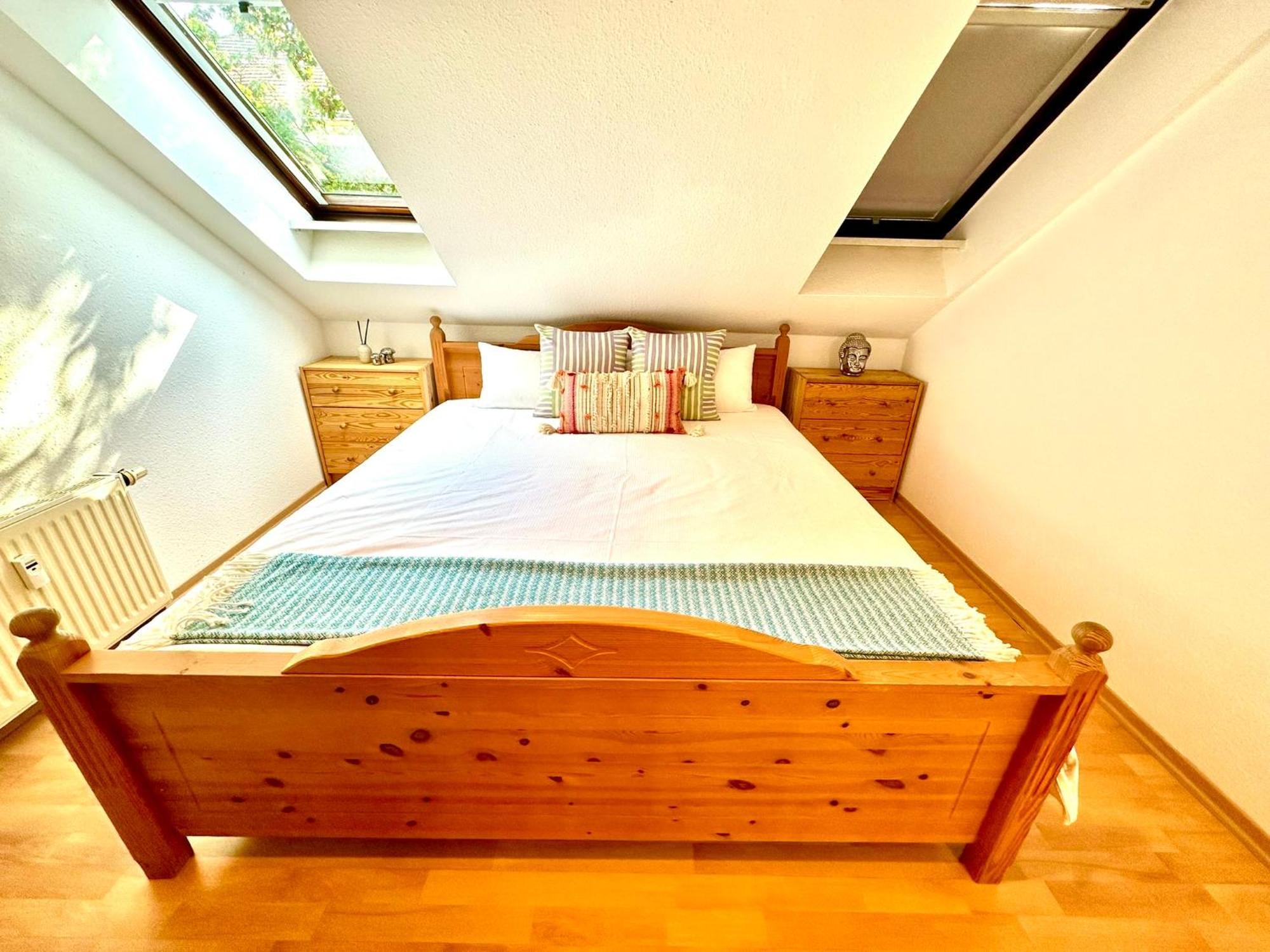 Fantastische Dachgeschosswohnung In Connewitz Nahe Karli - Platz Fuer Bis Zu 5 Personen - Tolle Lage Und Oeffentliche Verkehrsmittel Apartment Leipzig
