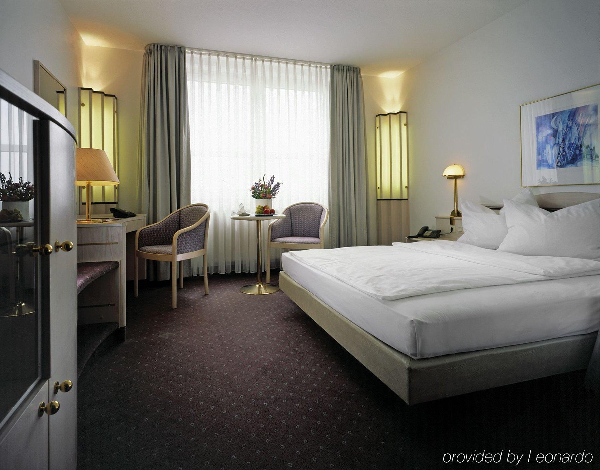 Sachsenpark-hotel 4*
