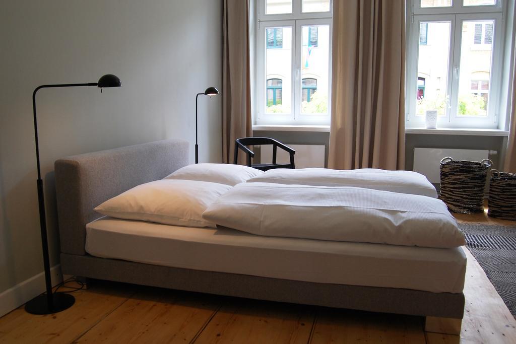 Schoener Wohnen Im Denkmal - Grosszuegig Geschnitten, Kostenfreies Wlan Appartement *