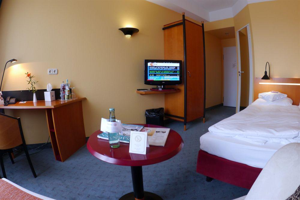 Good Morning + Hotel