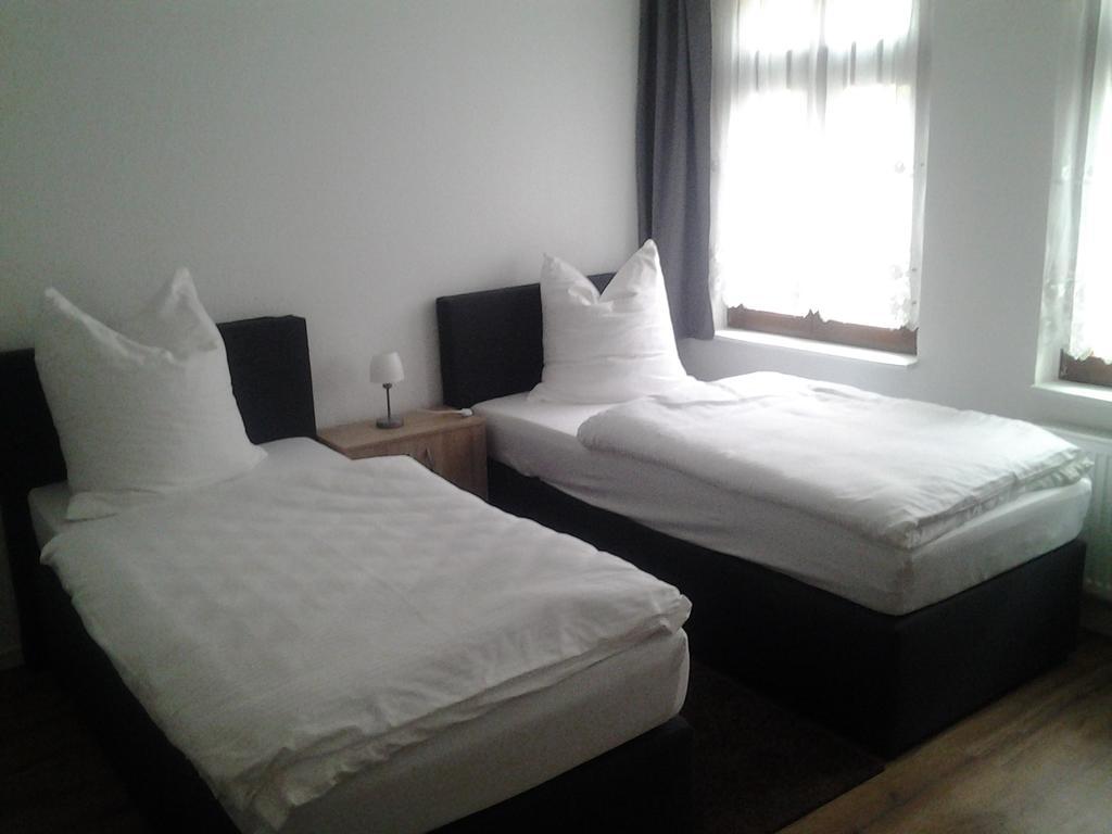 Gaestezimmer In Lindenau Guest house *