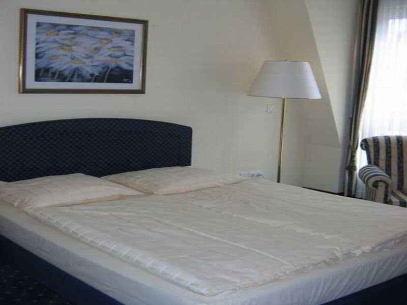 Victor's Residenz-hotel 4*