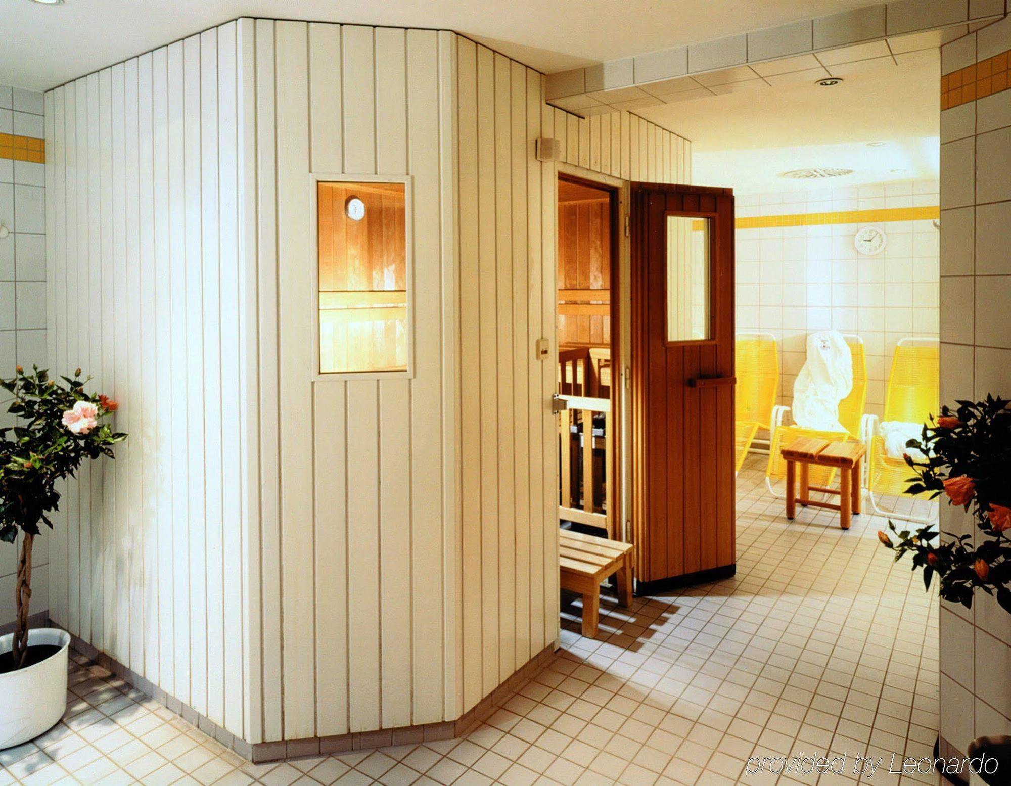 Sachsenpark-hotel Hotel