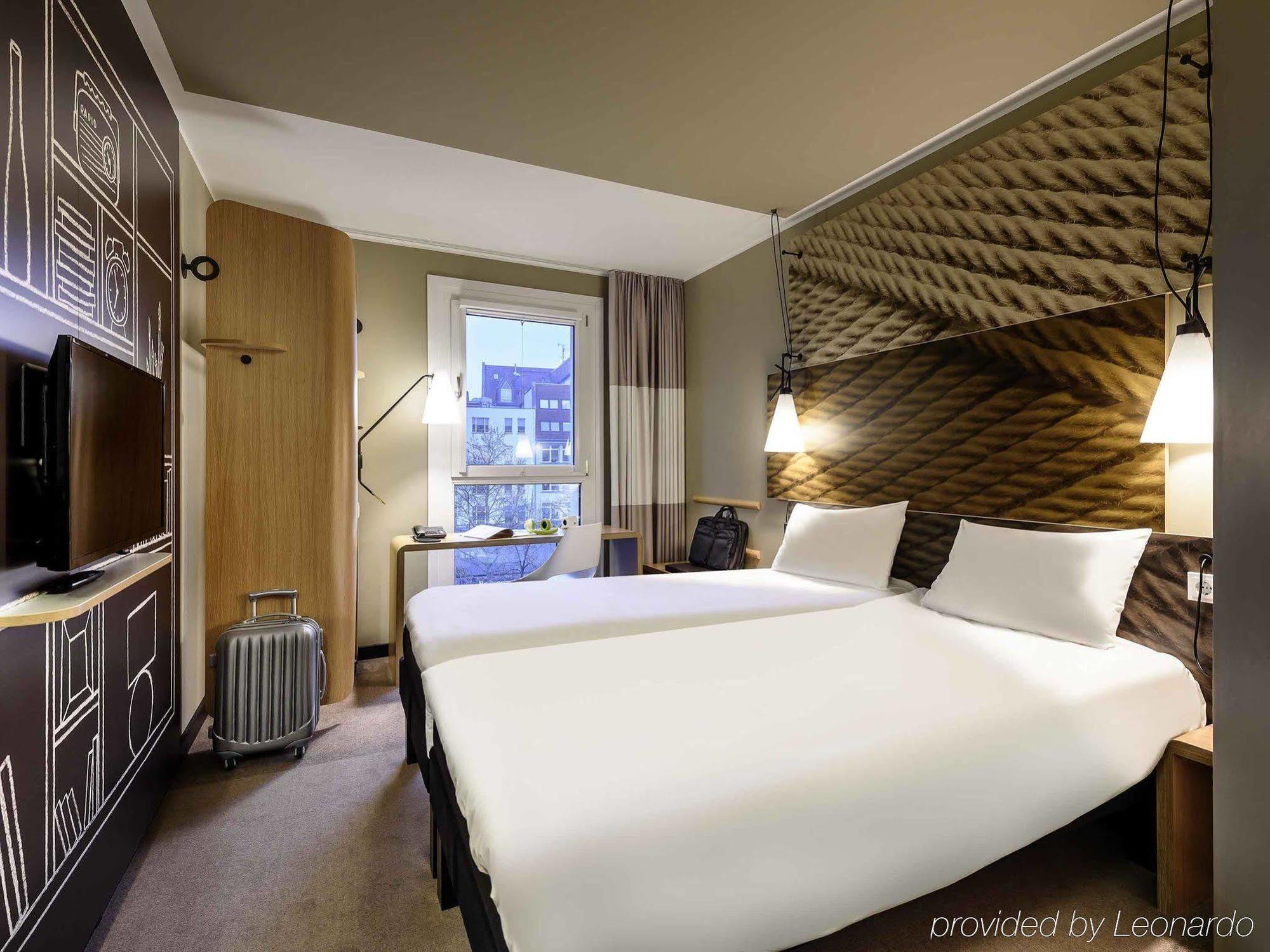 Hotel Meininger Hauptbahnhof 3*