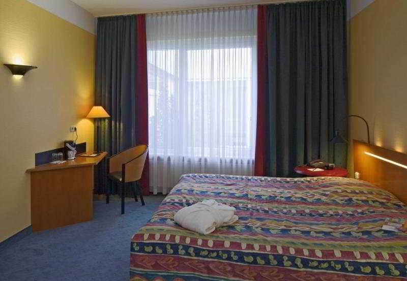 Good Morning + Hotel