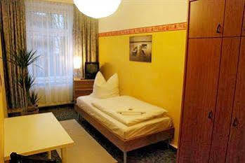 Hotel Georgplatz 3*