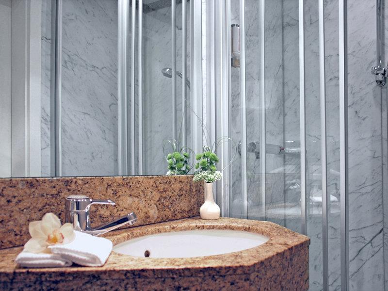 Hotel Holiday Garden Court City Centre 3*