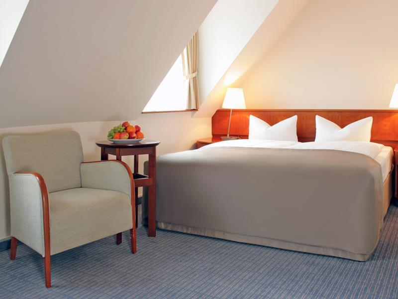 Holiday Garden Court City Centre 3*
