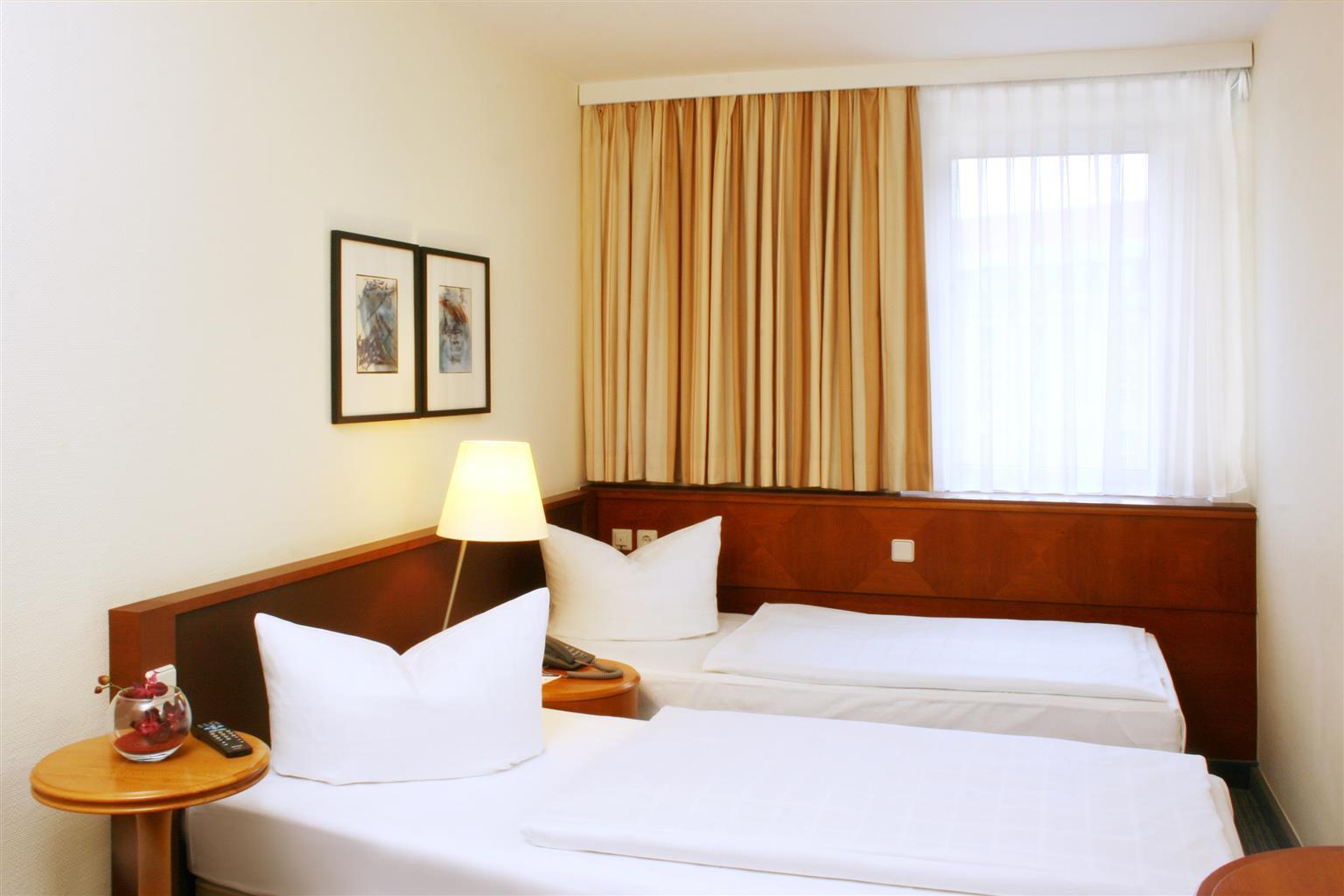 Holiday Garden Court City Centre Hotel