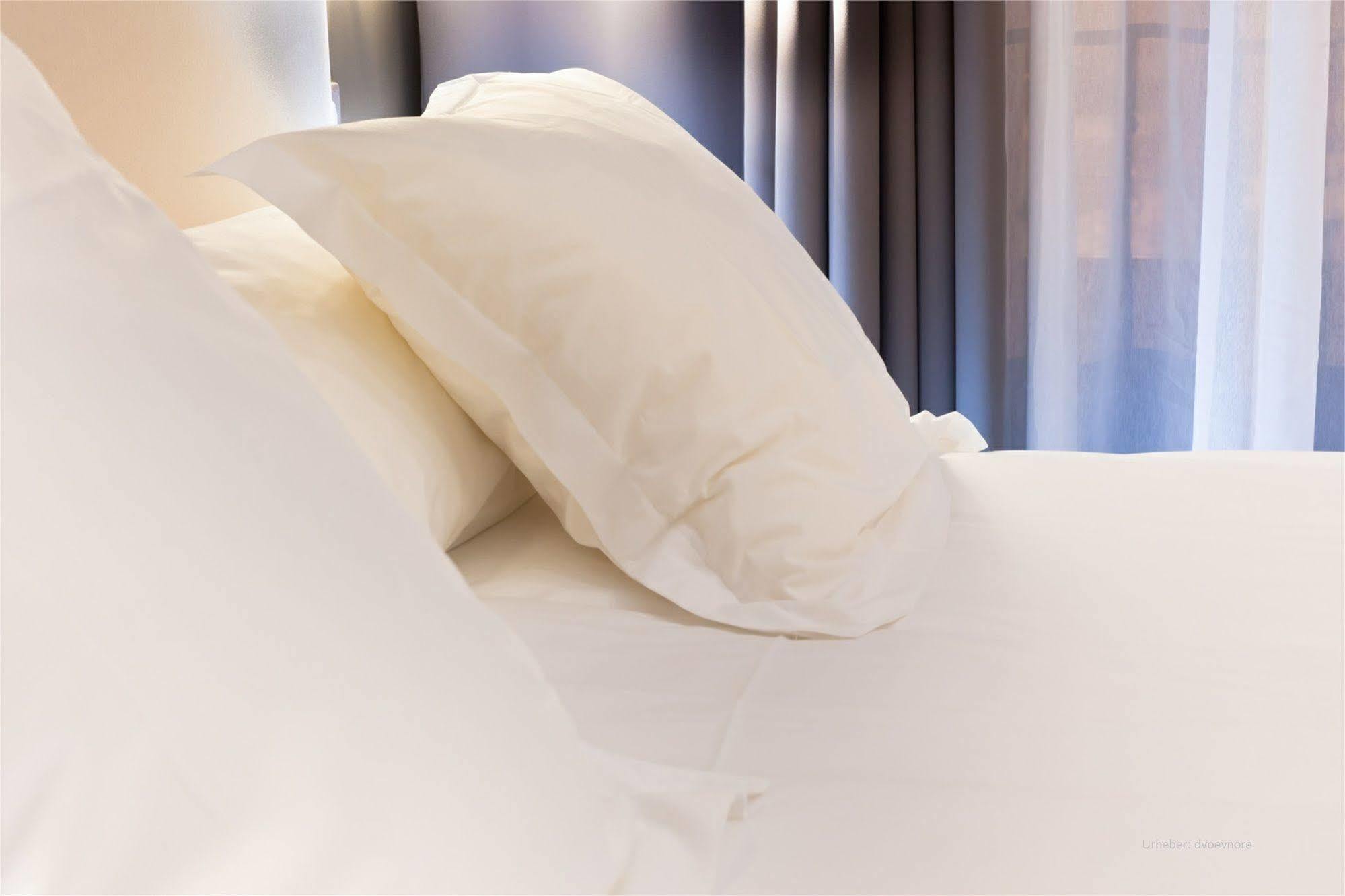 Good Morning + Hotel