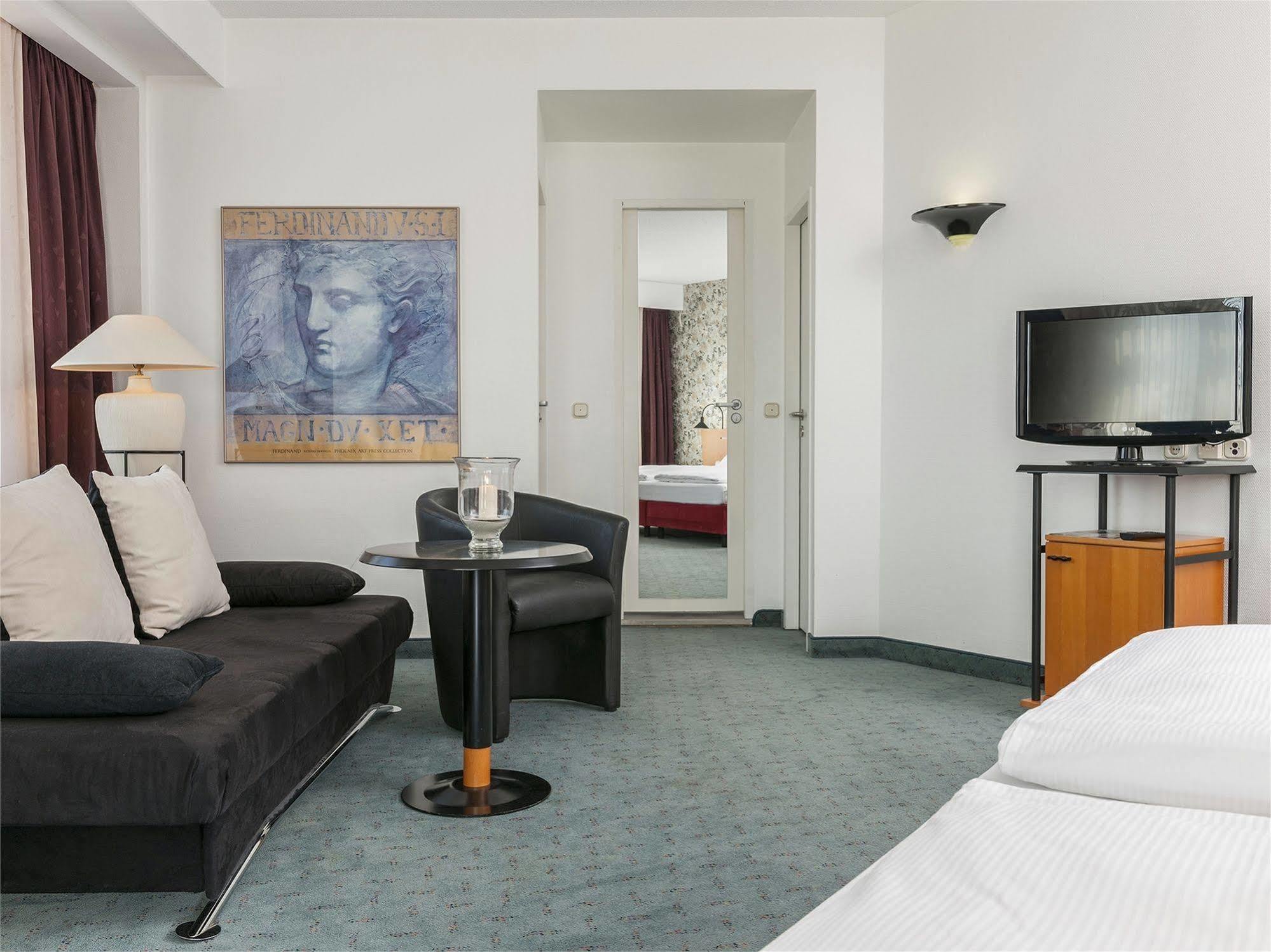 Good Morning + Hotel 3*