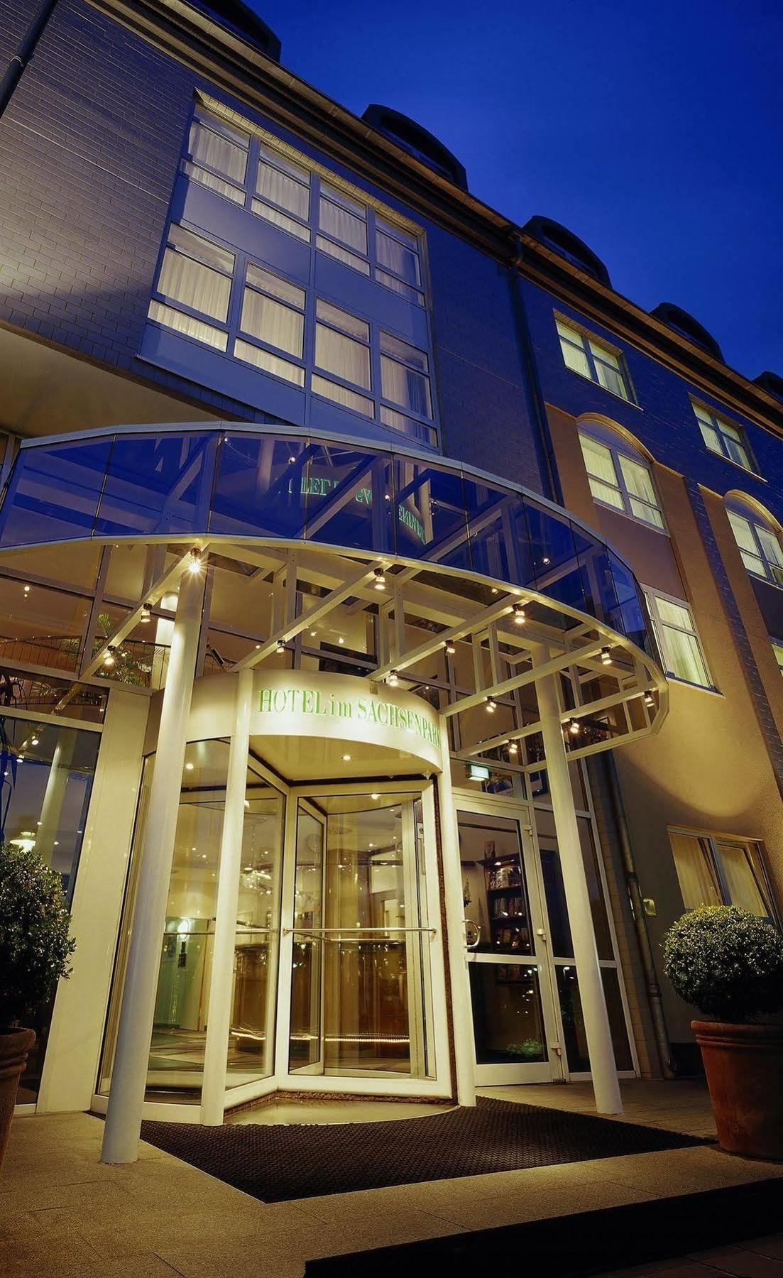 Sachsenpark-hotel Hotel 4*