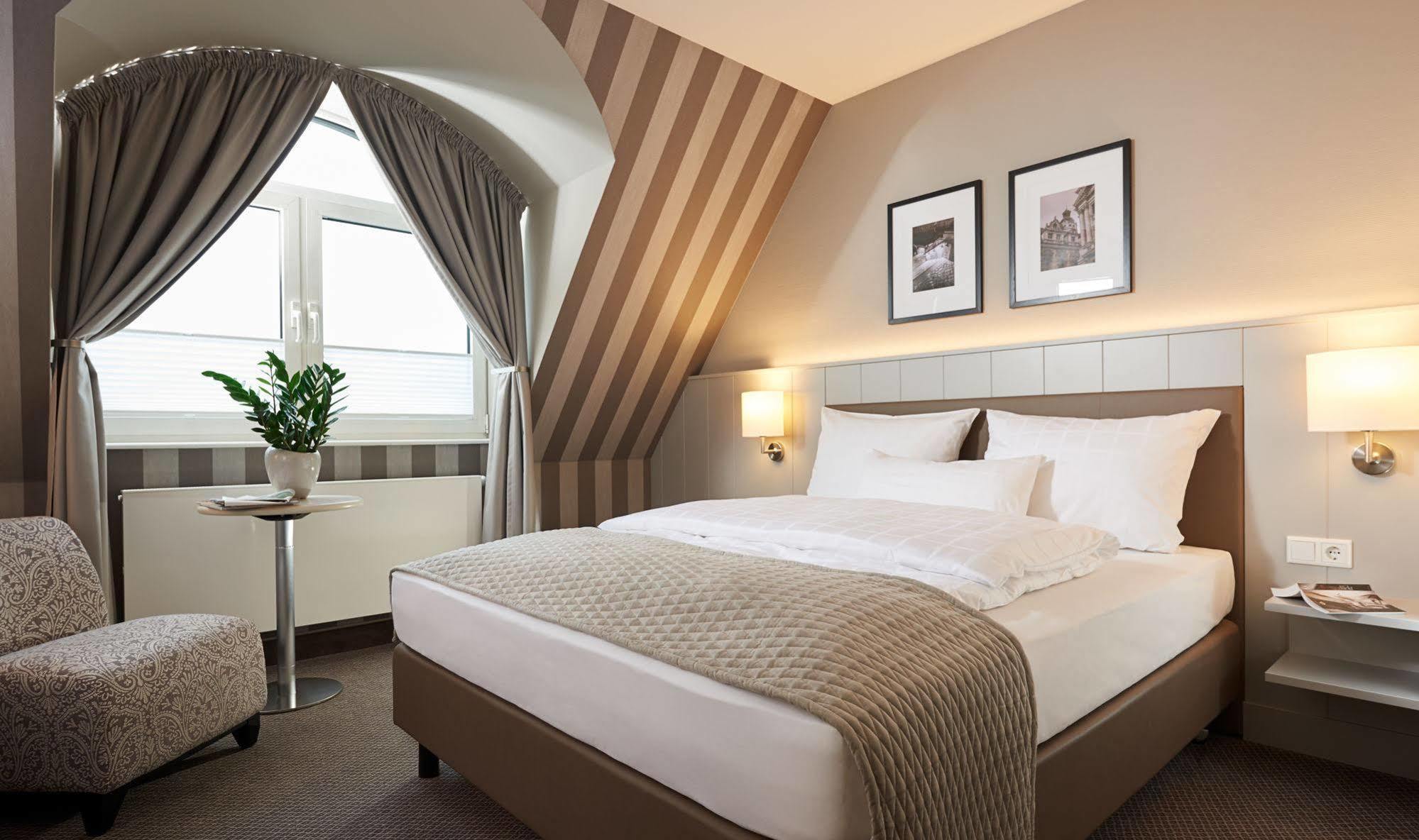 Sachsenpark-hotel Hotel