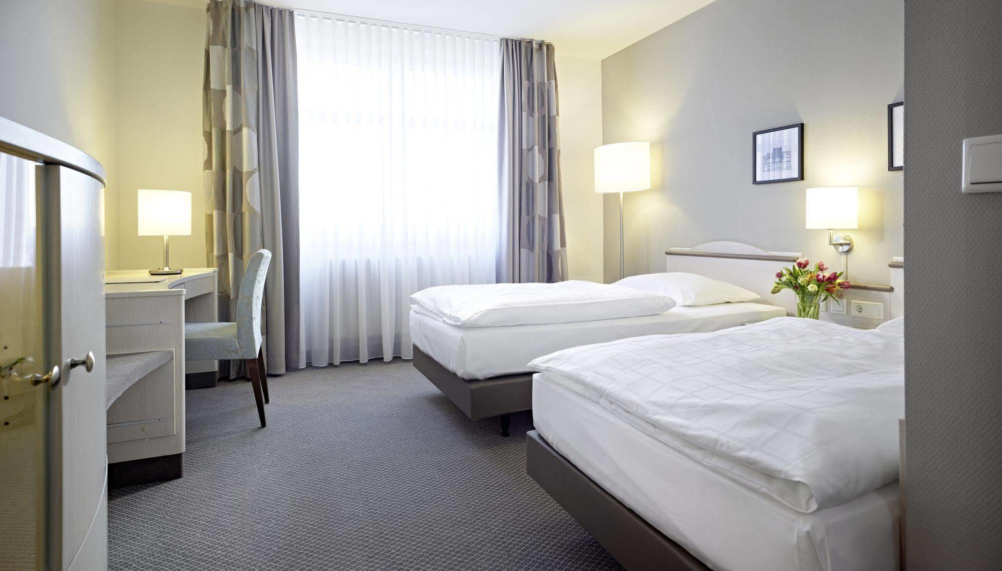 Sachsenpark-hotel 4* Leipzig