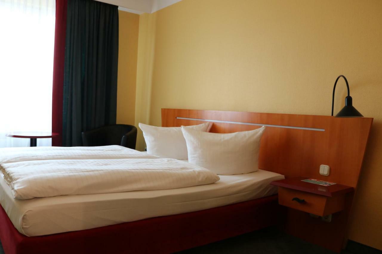 Good Morning + Hotel