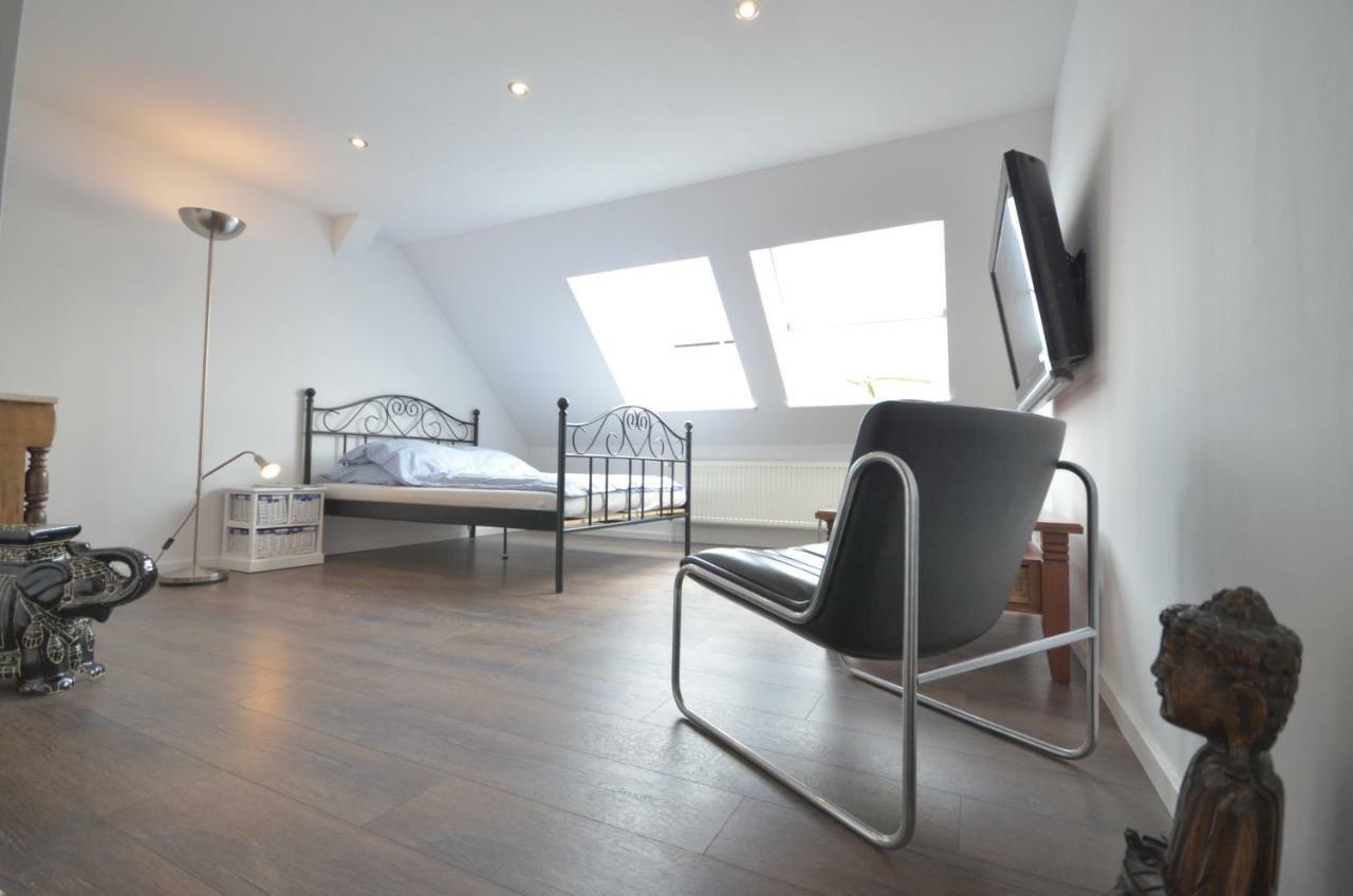 Helle Dachgeschosswohnung Appartement Leipzig