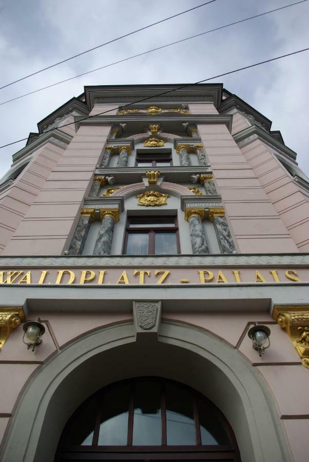 Appartement In Der Jahnallee 20 Waldplatzpalais *