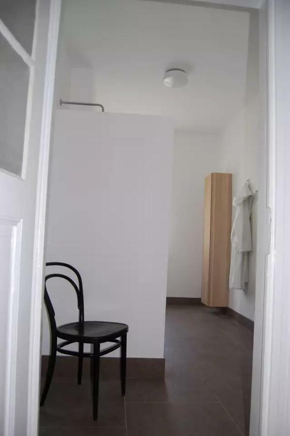 Schoener Wohnen Im Denkmal - Grosszuegig Geschnitten, Kostenfreies Wlan Appartement