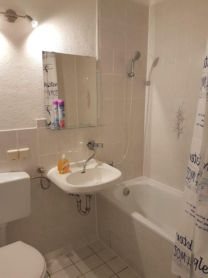 Appartement Monteurwohnung Fuer 6 Personen In *