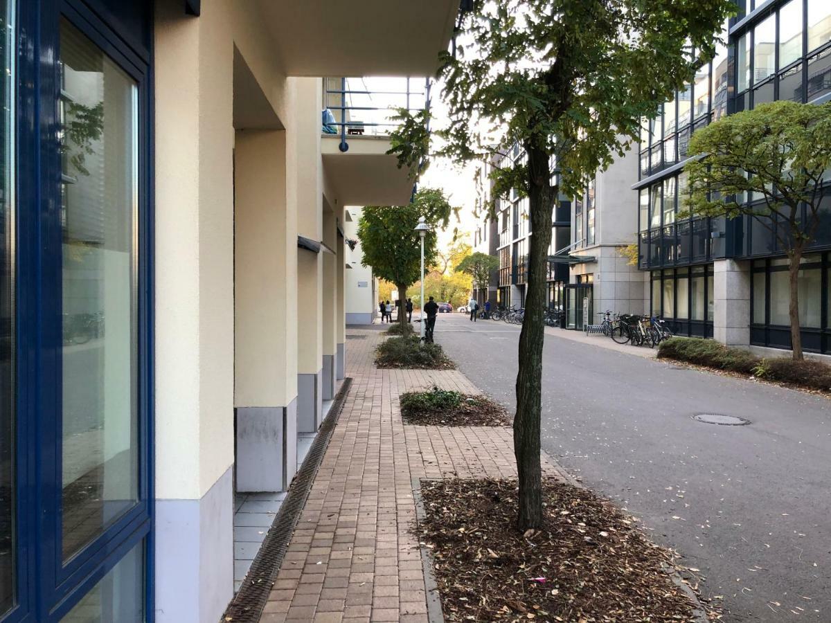 Sonnige Im Zentrum Mit Terrasse U Tiefgarage - Netflix & Prime Appartement Leipzig