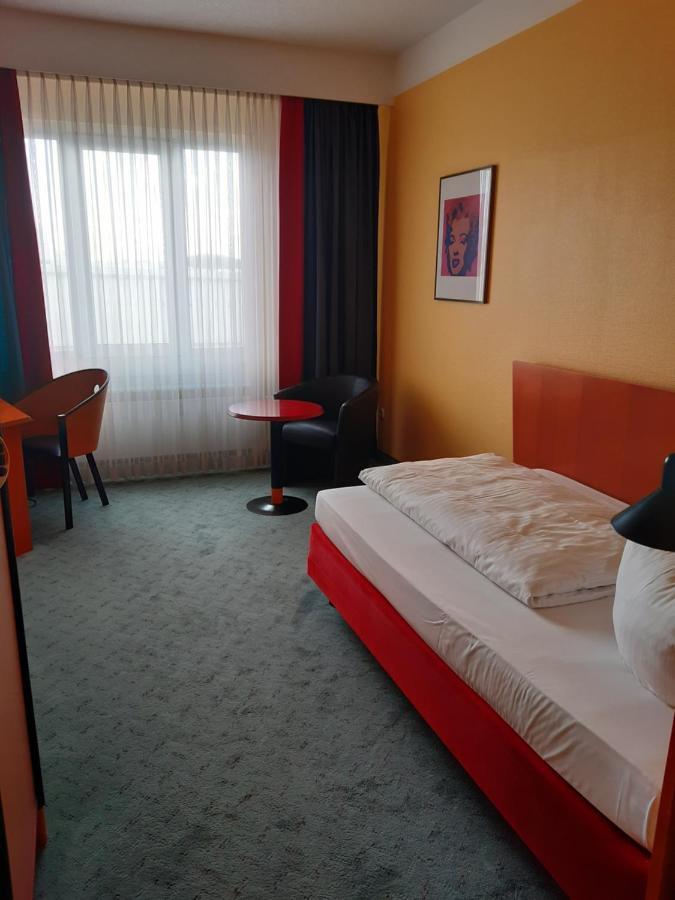 Good Morning + Hotel