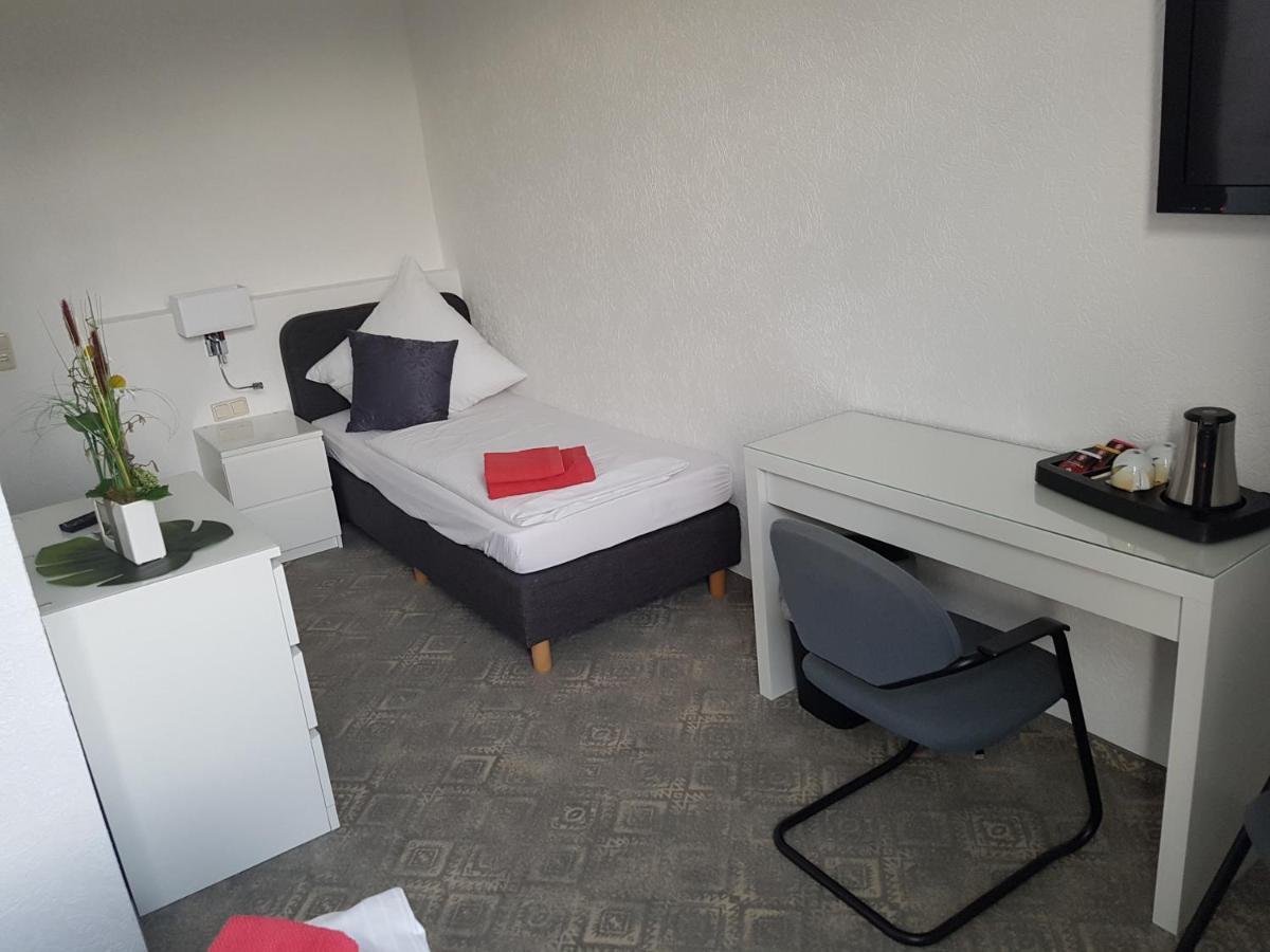 Am Stadtrand 3*